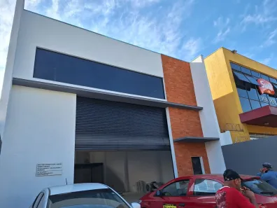 Prédio Comercial para alugar, 250m² no Jardim Peri Peri, São Paulo