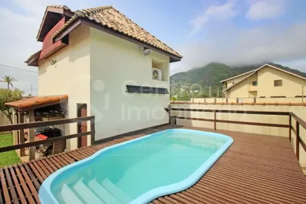 Casa com 3 Quartos à venda, 150m² no Centro, Peruíbe