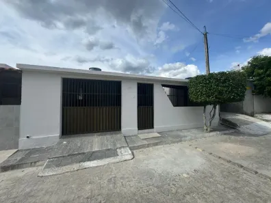 Casa de Condomínio com 3 Quartos para alugar, 100m² no Universitário, Caruaru