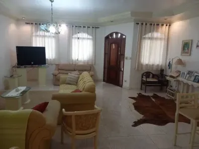 Casa com 4 Quartos à venda, 240m² no Terra Nova, Taubaté