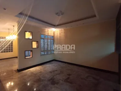 Sobrado com 3 Quartos para alugar, 260m² no Alto Umuarama, Uberlândia