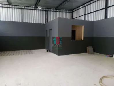 Galpão/Depósito/Armazém para alugar, 130m² no Guaratiba, Rio de Janeiro