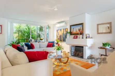 Casa de Condomínio com 3 Quartos para alugar, 324m² no Três Figueiras, Porto Alegre