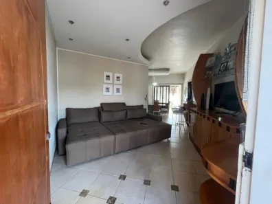Casa com 3 Quartos à venda, 190m² no Segismundo Pereira, Uberlândia