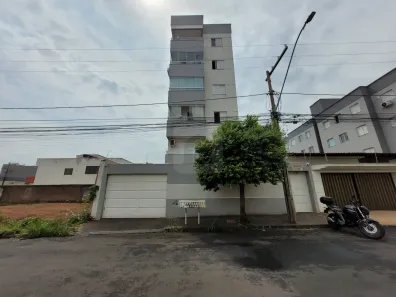 Apartamento com 2 Quartos para alugar, 92m² no Santa Mônica, Uberlândia