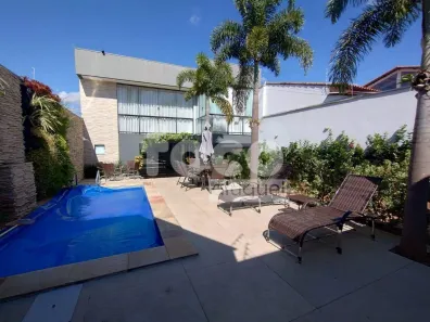 Casa com 4 Quartos para alugar, 372m² no Cidade Jardim, Uberlândia