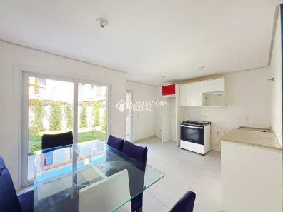 Casa de Condomínio com 3 Quartos à venda, 121m² no Hípica, Porto Alegre