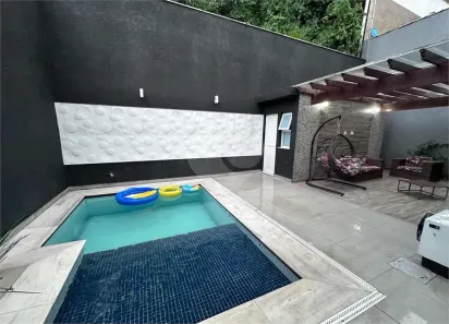 Casa de Condomínio com 3 Quartos à venda, 260m² no Parque Residencial Itapeti, Mogi das Cruzes