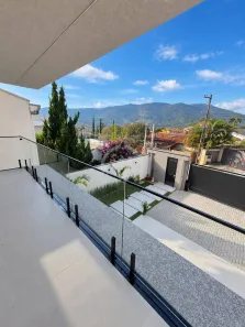 Casa com 3 Quartos à venda, 200m² no Vila Petrópolis, Atibaia