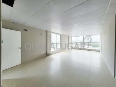Sala Comercial para alugar, 52m² no Aeroporto, Tubarão