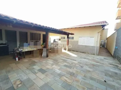 Casa com 5 Quartos à venda, 234m² no Santa Mônica, Uberlândia