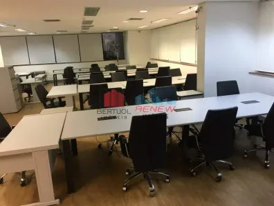 Sala Comercial para alugar, 300m² no Vila Olímpia, São Paulo