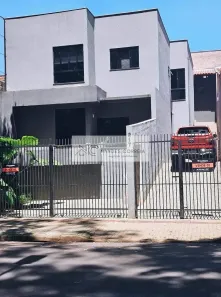 Sobrado com 7 Quartos à venda, 240m² no Champagnat, Londrina