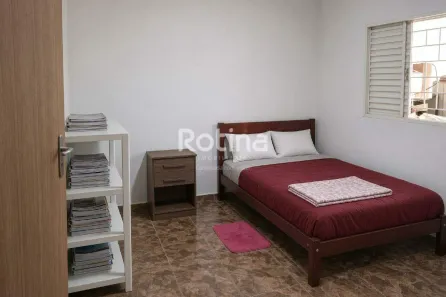 Casa com 1 Quarto à venda, 60m² no Jardim Europa, Uberlândia