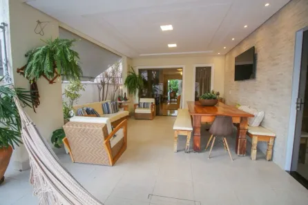 Casa de Condomínio com 3 Quartos à venda, 238m² no Loteamento Portal do Sol II, Goiânia