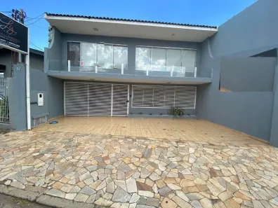 Imóvel Comercial com 3 Quartos para alugar, 195m² no Fragata, Marília