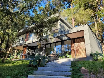 Casa de Condomínio com 3 Quartos à venda, 330m² no Pinheiro Grosso, Canela