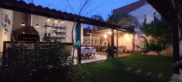 Casa com 3 Quartos à venda, 139m² no Laranjeiras, Uberlândia