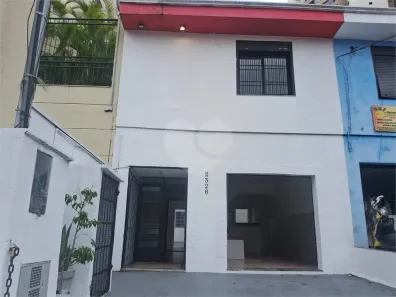com 2 Quartos para alugar, 150m² no Alto de Pinheiros, São Paulo