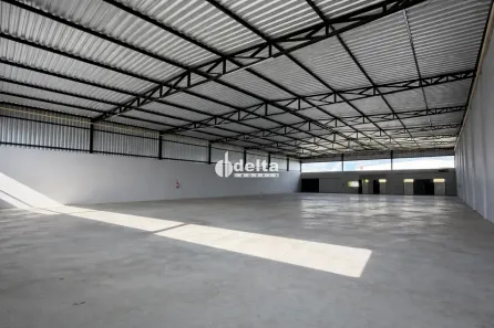Ponto Comercial à venda, 2100m² no Loteamento Centro Empresarial Leste III, Uberlândia