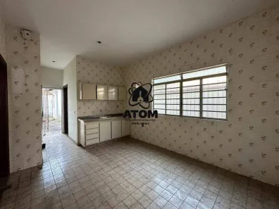 Casa com 3 Quartos à venda, 200m² no Centro, Taubaté