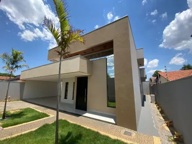 Casa com 3 Quartos à venda, 220m² no Plano Diretor Sul, Palmas