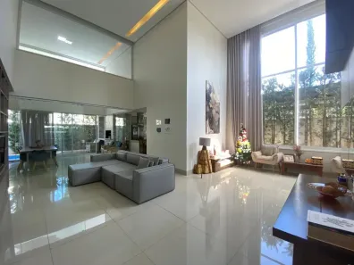 Casa com 3 Quartos à venda, 250m² no Nova Uberlândia, Uberlândia