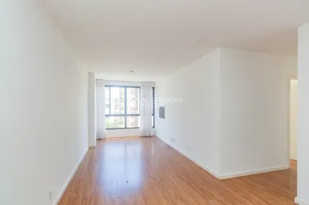 Apartamento com 3 Quartos para alugar, 60m² no Azenha, Porto Alegre