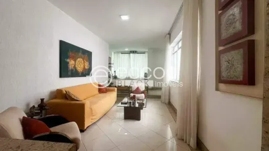 Casa com 7 Quartos à venda, 440m² no São Lucas, Belo Horizonte