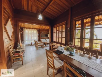 Casa com 6 Quartos à venda, 180m² no Enseada, Ubatuba