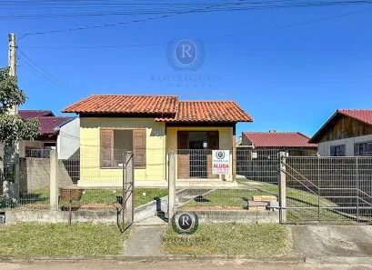Casa com 2 Quartos para alugar, 47m² no Passo de Torres, Passo de Torres