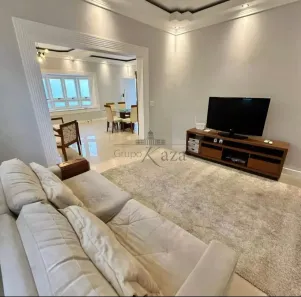 Casa de Condomínio com 3 Quartos à venda, 300m² no Loteamento Villa Branca, Jacareí