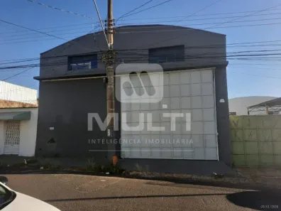 Casa com 1 Quarto para alugar, 440m² no Custódio Pereira, Uberlândia