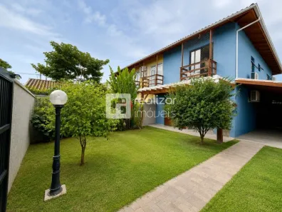 Casa com 3 Quartos para alugar, 200m² no Campeche, Florianópolis