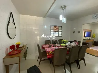 Casa com 3 Quartos à venda, 163m² no Planalto, Uberlândia