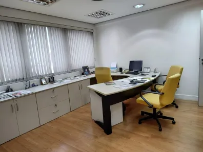 Sala Comercial à venda, 140m² no Cerqueira César, São Paulo