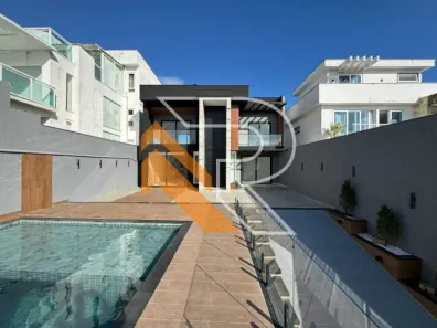 Casa com 4 Quartos à venda, 360m² no Camboinhas, Niterói