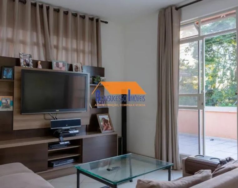 Casa com 6 quartos — Planalto, Belo Horizonte