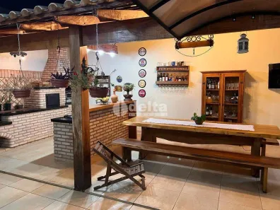 Casa com 3 Quartos à venda, 160m² no Granada, Uberlândia