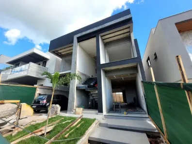 Casa de Condomínio com 4 Quartos à venda, 235m² no Brasília, Londrina