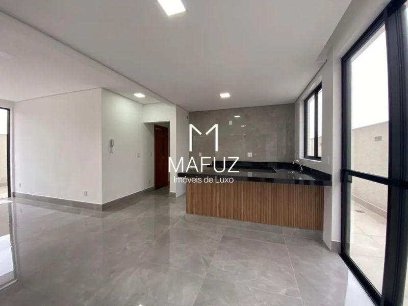 Apartamento com 3 quartos — Planalto, Belo Horizonte