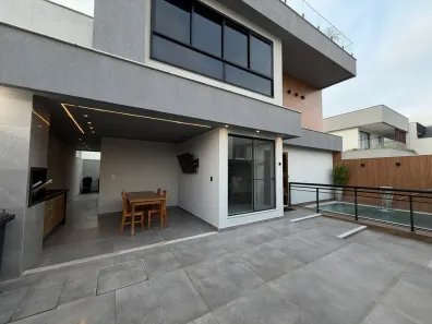 Casa de Condomínio com 4 Quartos à venda, 300m² no Vargem Pequena, Rio de Janeiro