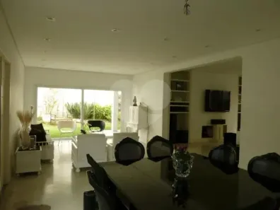 Casa com 3 Quartos à venda, 282m² no Jardim Leonor, São Paulo