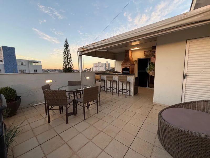 Apartamento com 3 quartos — Planalto, Belo Horizonte