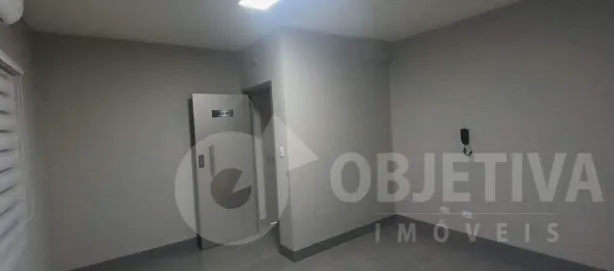 Sala Comercial para alugar, 19m² no Bom Jesus, Uberlândia