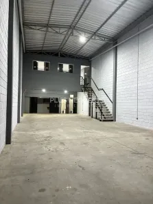 Galpão/Depósito/Armazém para alugar, 290m² no Jardim Piazza di Roma, Sorocaba