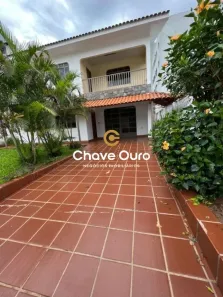 Sobrado com 3 Quartos à venda, 354m² no Centro, Cascavel