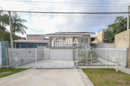 Casa com 5 Quartos à venda, 322m² no Xaxim, Curitiba