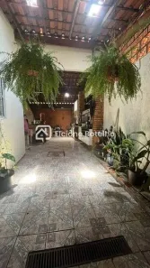 Casa com 5 Quartos à venda, 250m² no Luizote de Freitas, Uberlândia