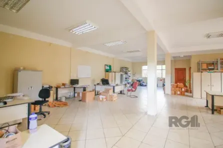 Galpão/Depósito/Armazém com 4 Quartos para alugar, 310m² no Jardim Itu, Porto Alegre
